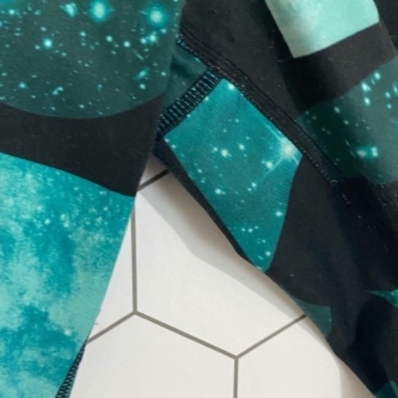 ALO Yoga High Waisted Full Length Galaxy Airbrush Leggings SIZE SMALL - Picture 6 of 6